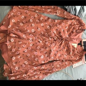 FLOWY SLEEVE FLORAL ROMPER